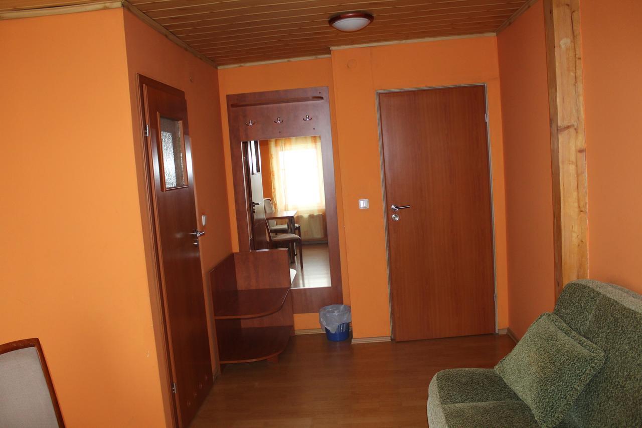 Zagroda Agroturystyczna Wiecha Mieroszow Bagian luar foto